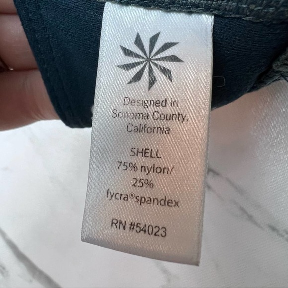 Athleta Inhale Low Impact Lined Yoga Sports Bra Navy Abyss Solid XS - Picture 10 of 13